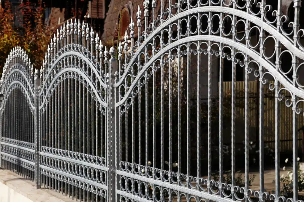 Hoff - The Fence Contractors: Beautiful Decorative Fencing for Your Home or Business